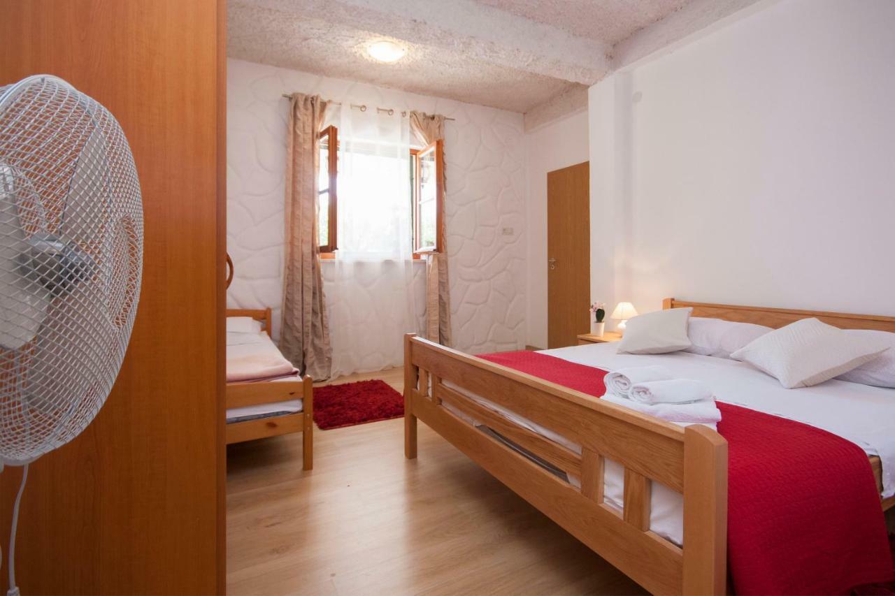 Rooms Katarina Lozovac Exterior photo